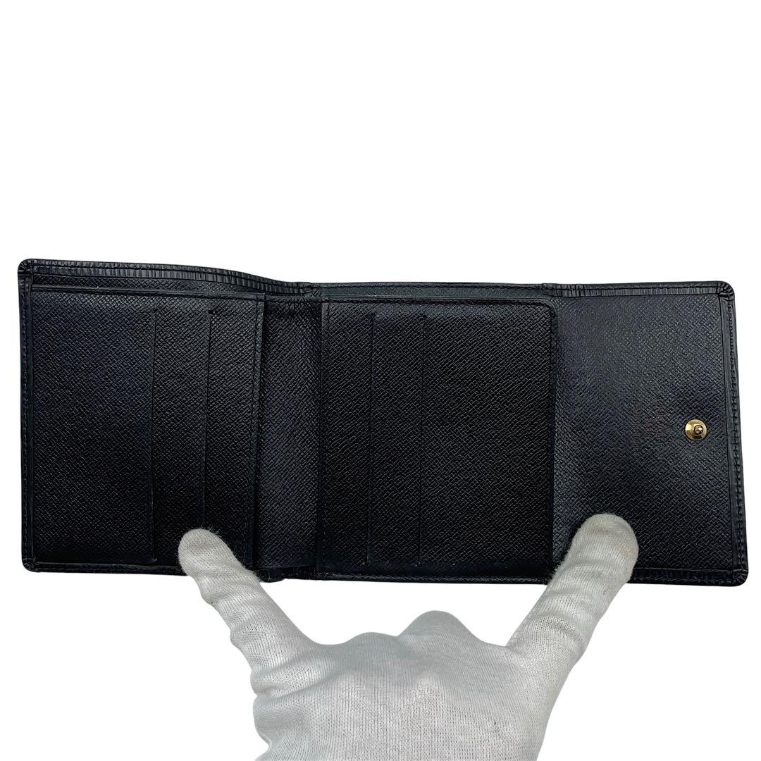 【美品】LOUIS VUITTON ルイヴィトン　折り財布　エピ　黒　ブラック