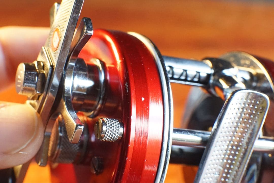 ABU アンバサダー 5500 メンテ済 フレーム修正済 チェリーレッド