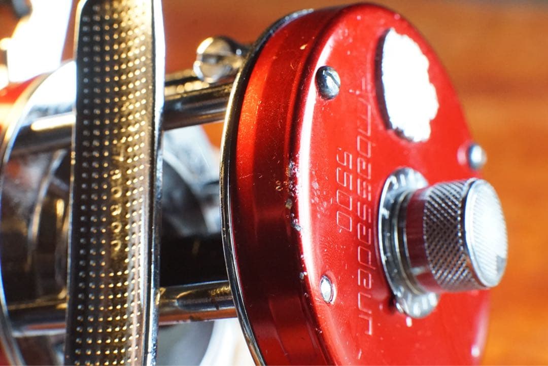 ABU アンバサダー 5500 メンテ済 フレーム修正済 チェリーレッド