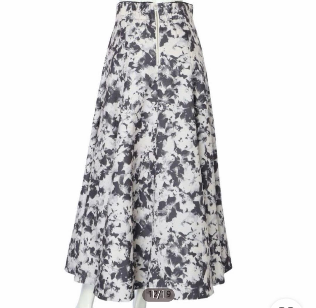 （新品未使用）アプワイザーリッシェ♡モノトーンフラワースカート