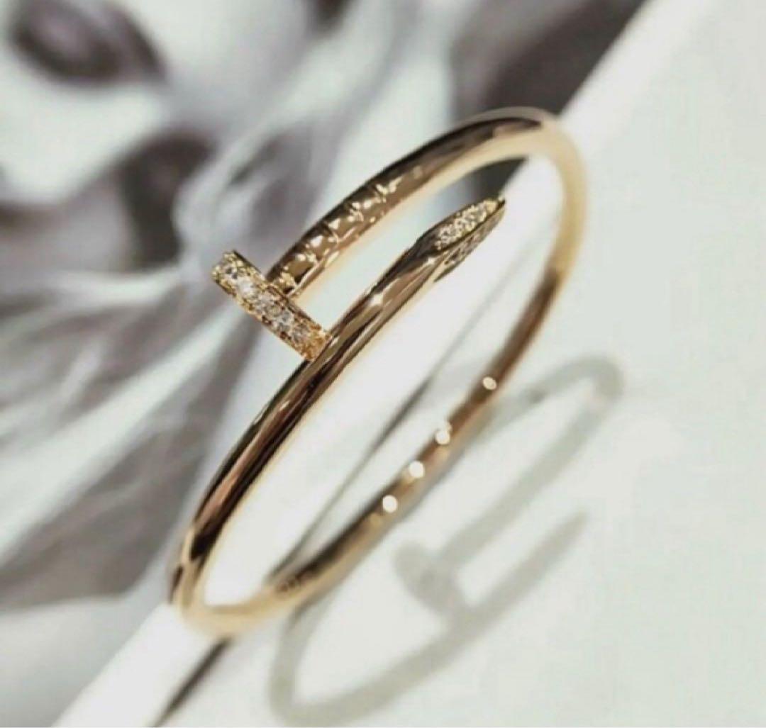 最高級　クギモチーフ　ゴールド　合成ダイヤモンド　バングル　ブレスレット