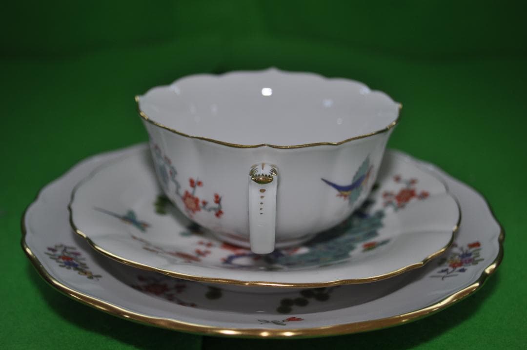 【マイセン】シノワズリ柿右衛門様式柴垣に松竹梅・鳥文スリーセット