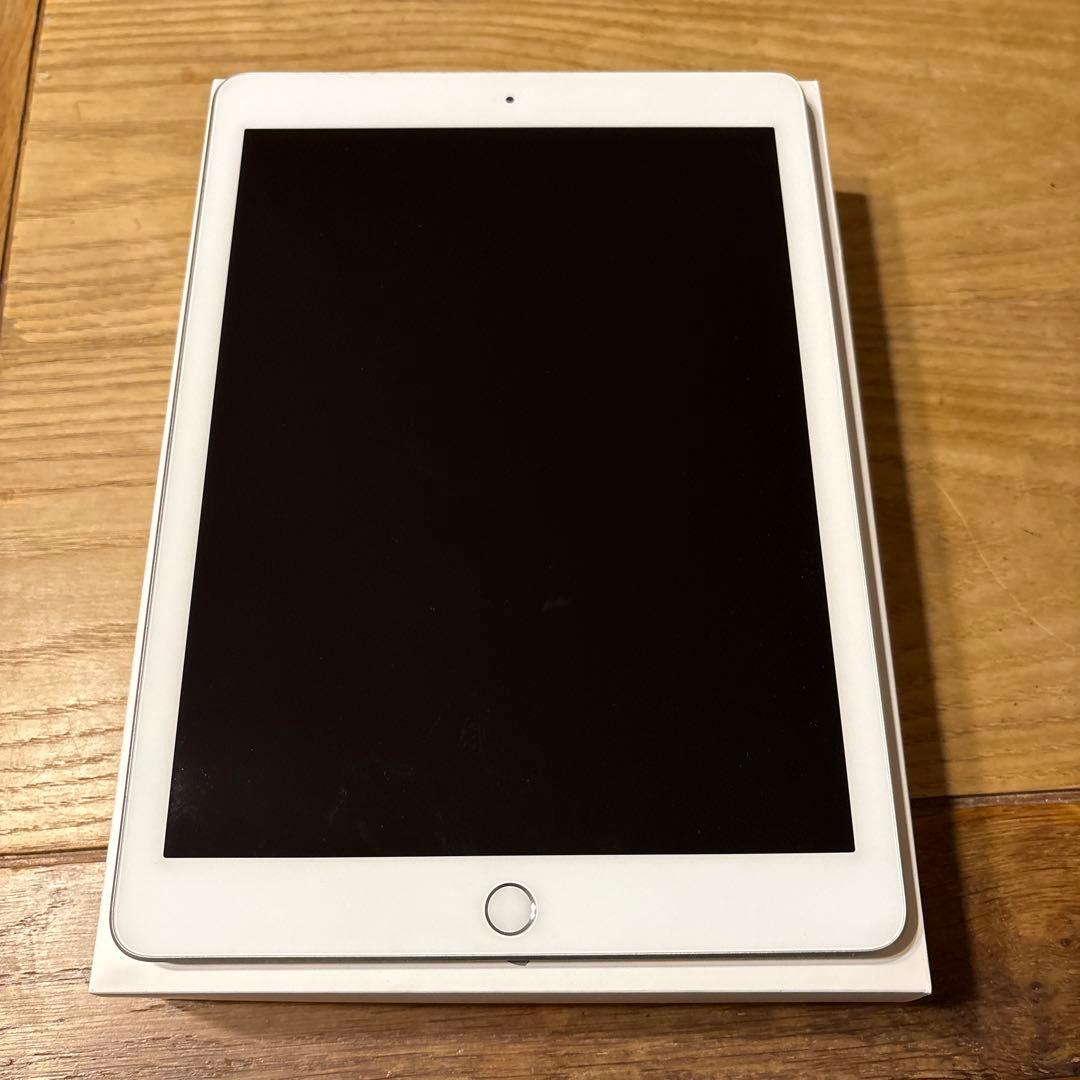 ＊Apple iPad第6世代32GB Wi-Fiモデル MR7G2J/A＊