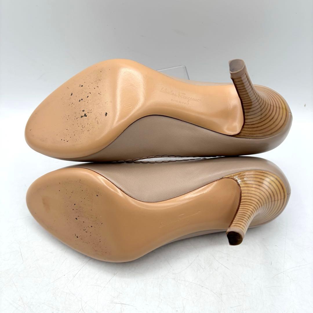 極美品✨ サルヴァトーレフェラガモ SHERRY パンプス ベージュ 【5C】