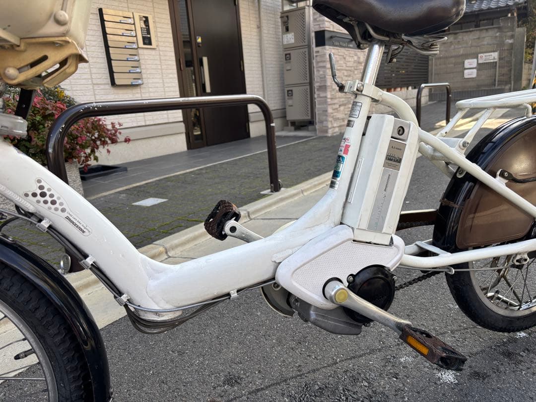 BRIDGESTONE 電動アシスト自転車 チャイルドシート付き ホワイト