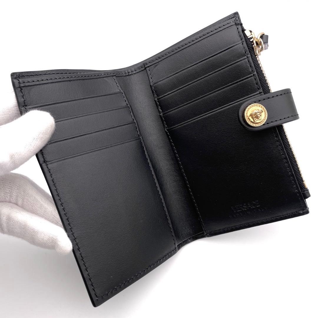 未使用品/現行品● ヴェルサーチ 折り財布 二つ折り メデューサ 金具 レザー