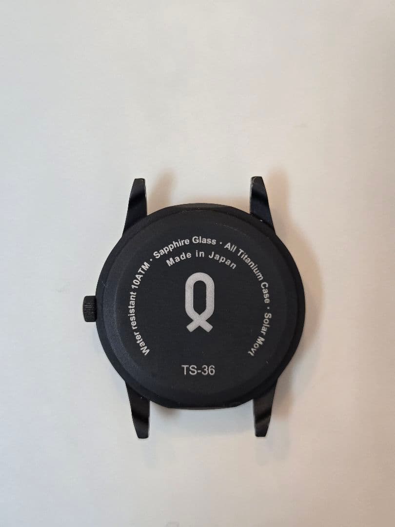 軽くて使いやすいKnotのチタン製ソーラー腕時計