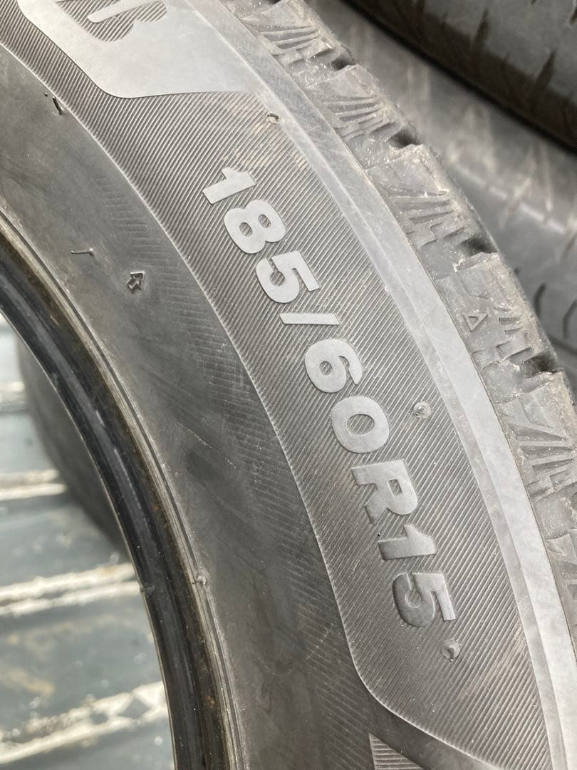 チョコチップ1。2023年製ブリヂストンVRX3 185/60R15