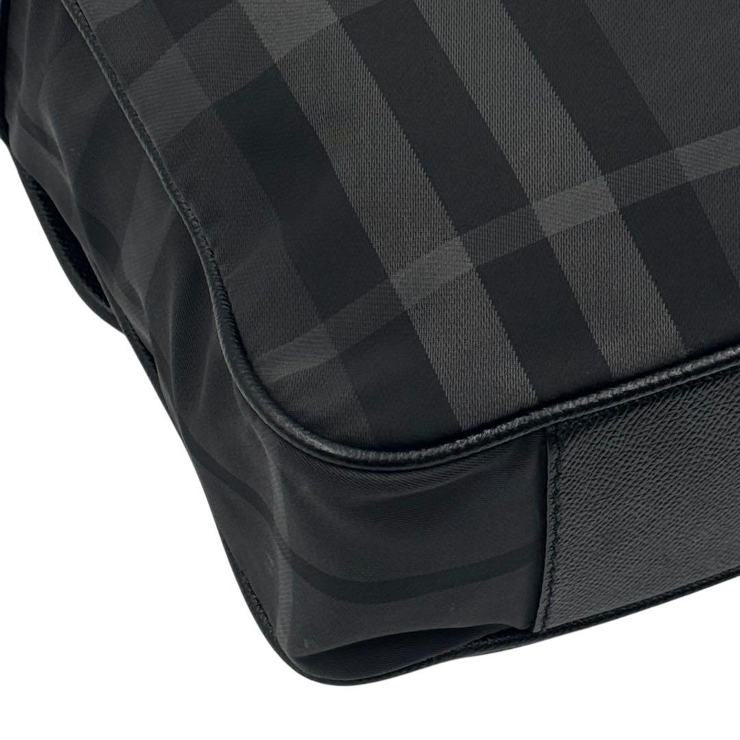 【美品】BURBERRY バーバリー　ショルダーバッグ　メッセンジャーバッグ