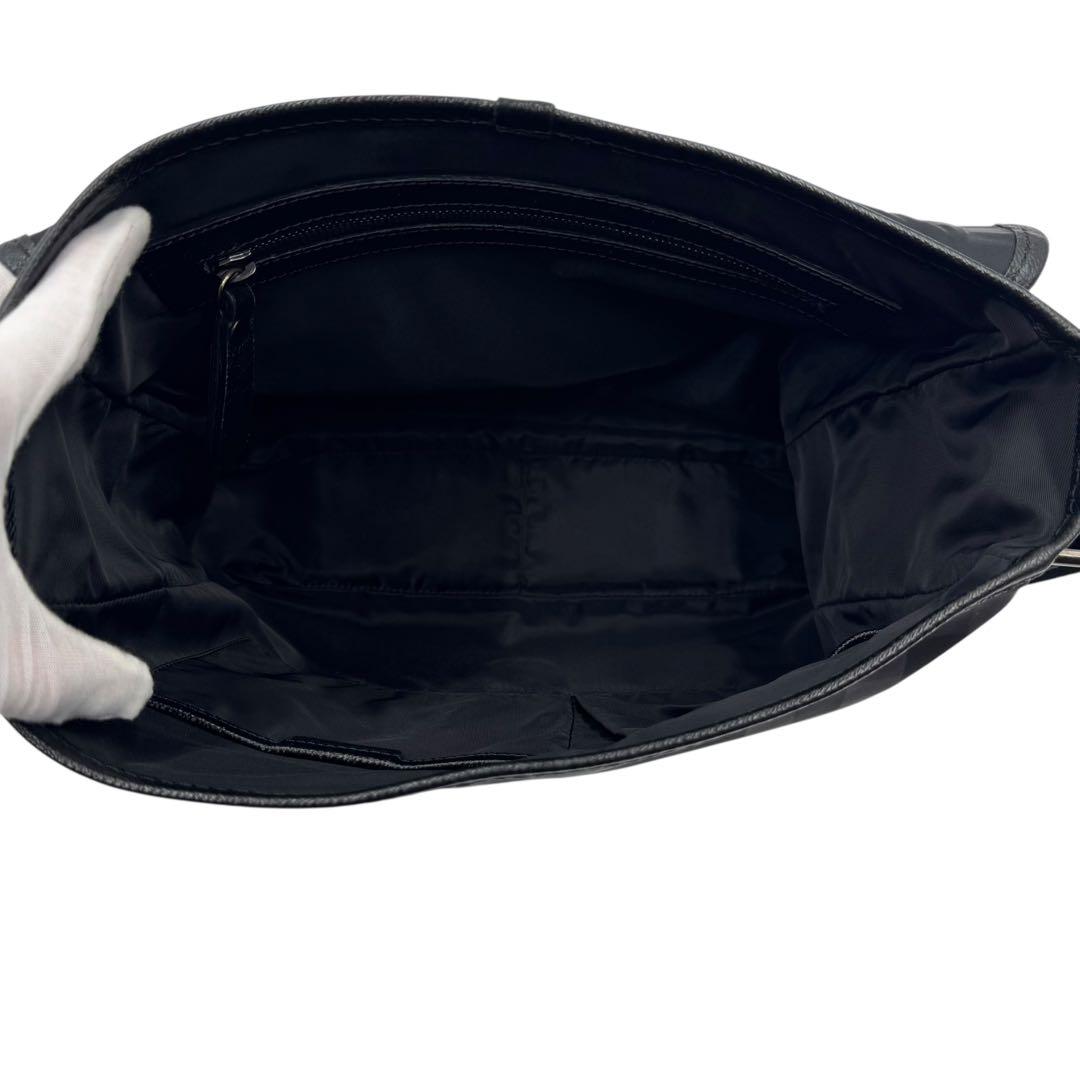 【美品】BURBERRY バーバリー　ショルダーバッグ　メッセンジャーバッグ