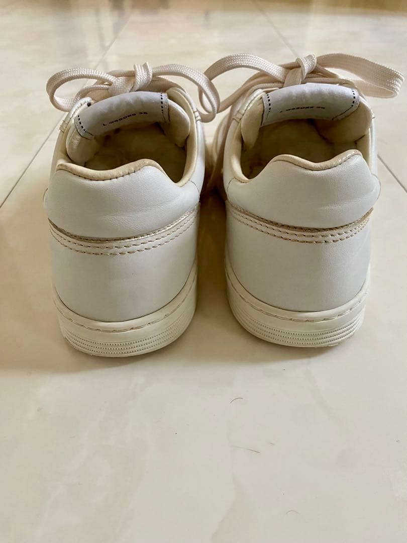 美品 23年製 シャネル ロゴプレート スニーカー 36 23cm CHANEL