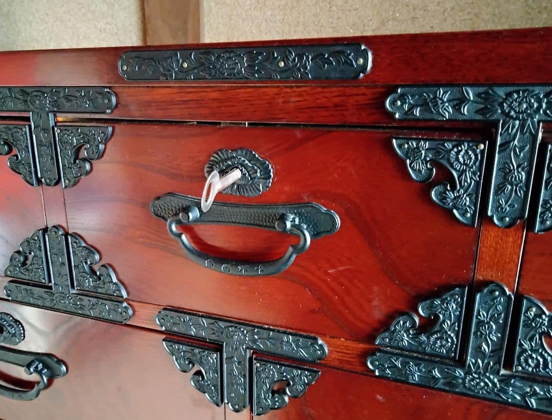 伝統的な和風木製タンス 7引き出し