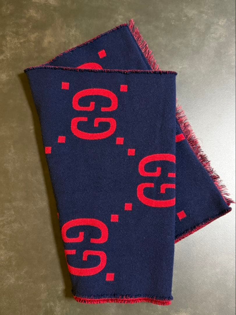 GUCCI GGロゴマフラー 赤/紺