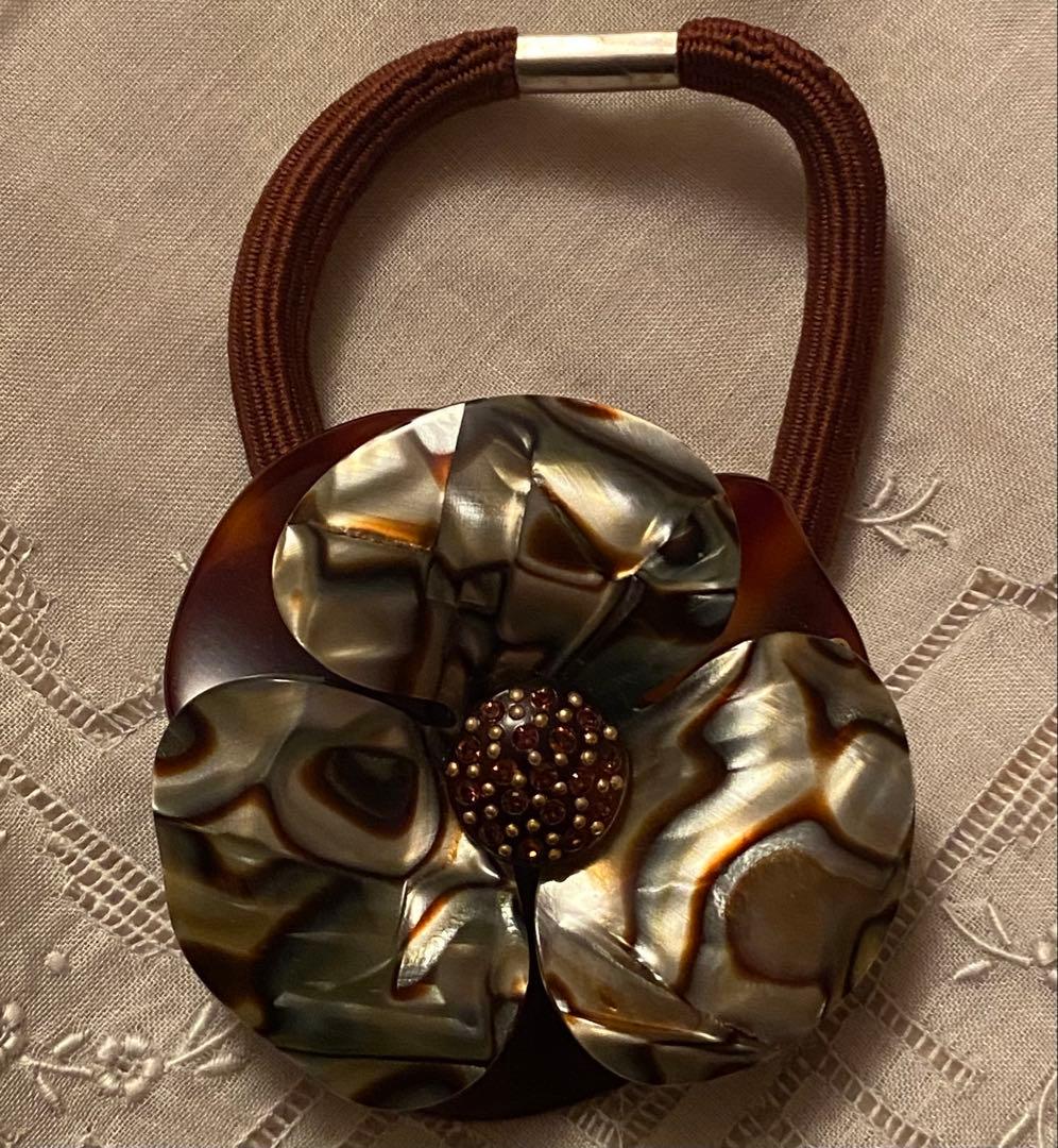 新品未使用ALEXANDRE DE PARIS☆マーブル模様の花モチーフヘアゴム