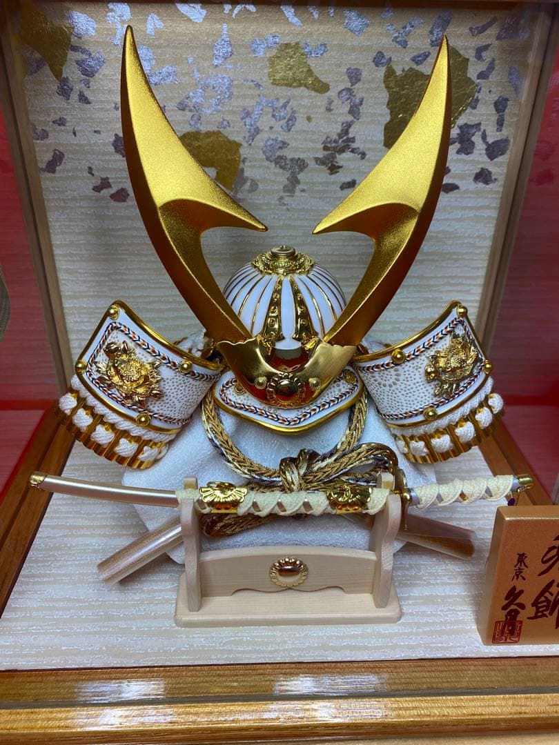 東京久月　五月人形　兜飾り　白木ガラスケース入・コンパクトサイズ