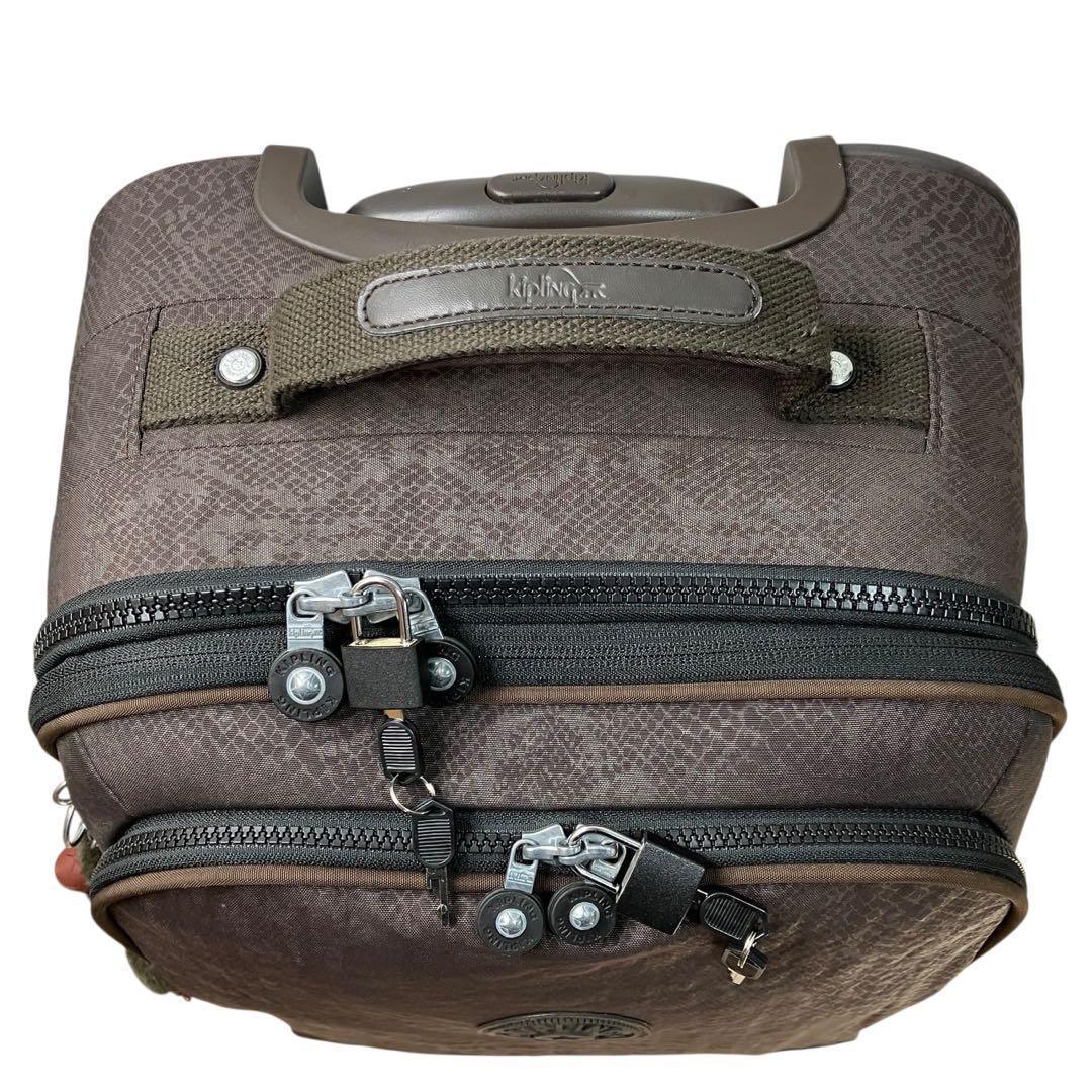 Kipling キプリング　キャリーバッグ　キャリーケース　パイソン柄　チャーム