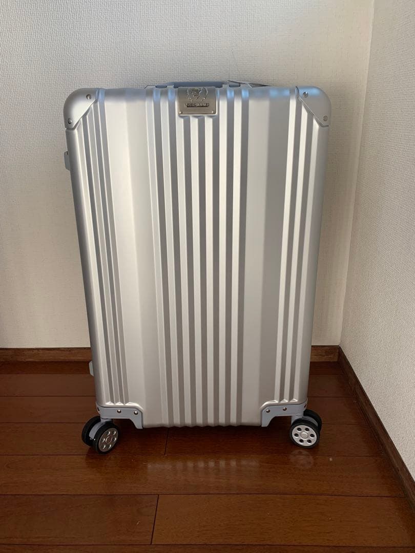 ポンコツモータース【新品未使用】シルバー　レジェンドウォーカー 65L