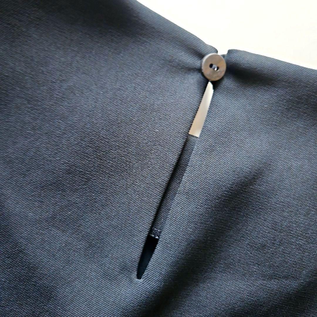 美品⭐ADORE アドーア トリアセクールモーションアシメラッフルブラウス38