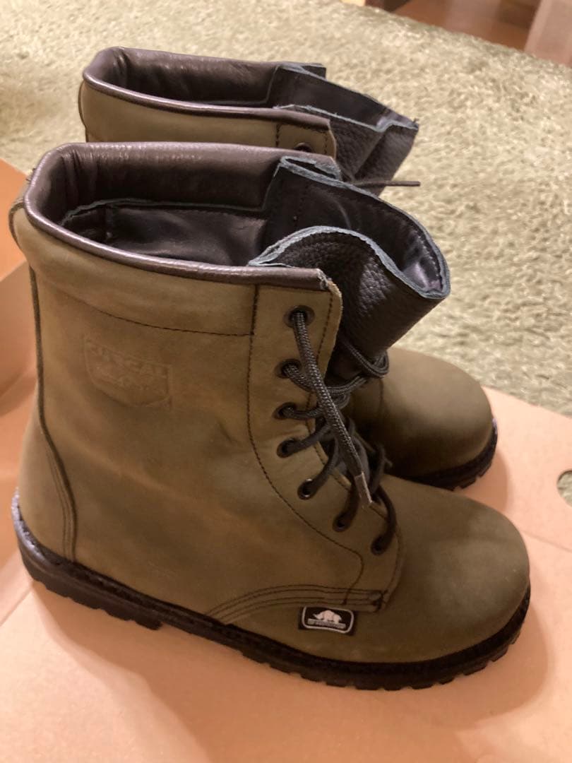 未使用　チェーンソー防護ブーツ　オリーブ　シップ　プロダクション