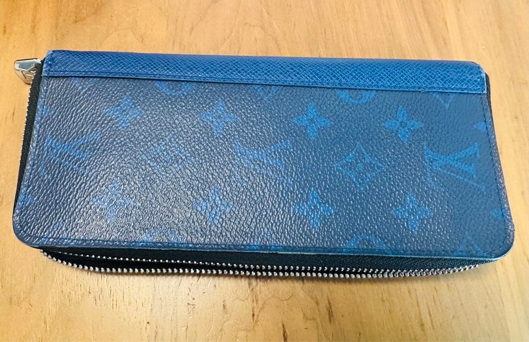 ほし【超美品】Louis Vuitton 長財布