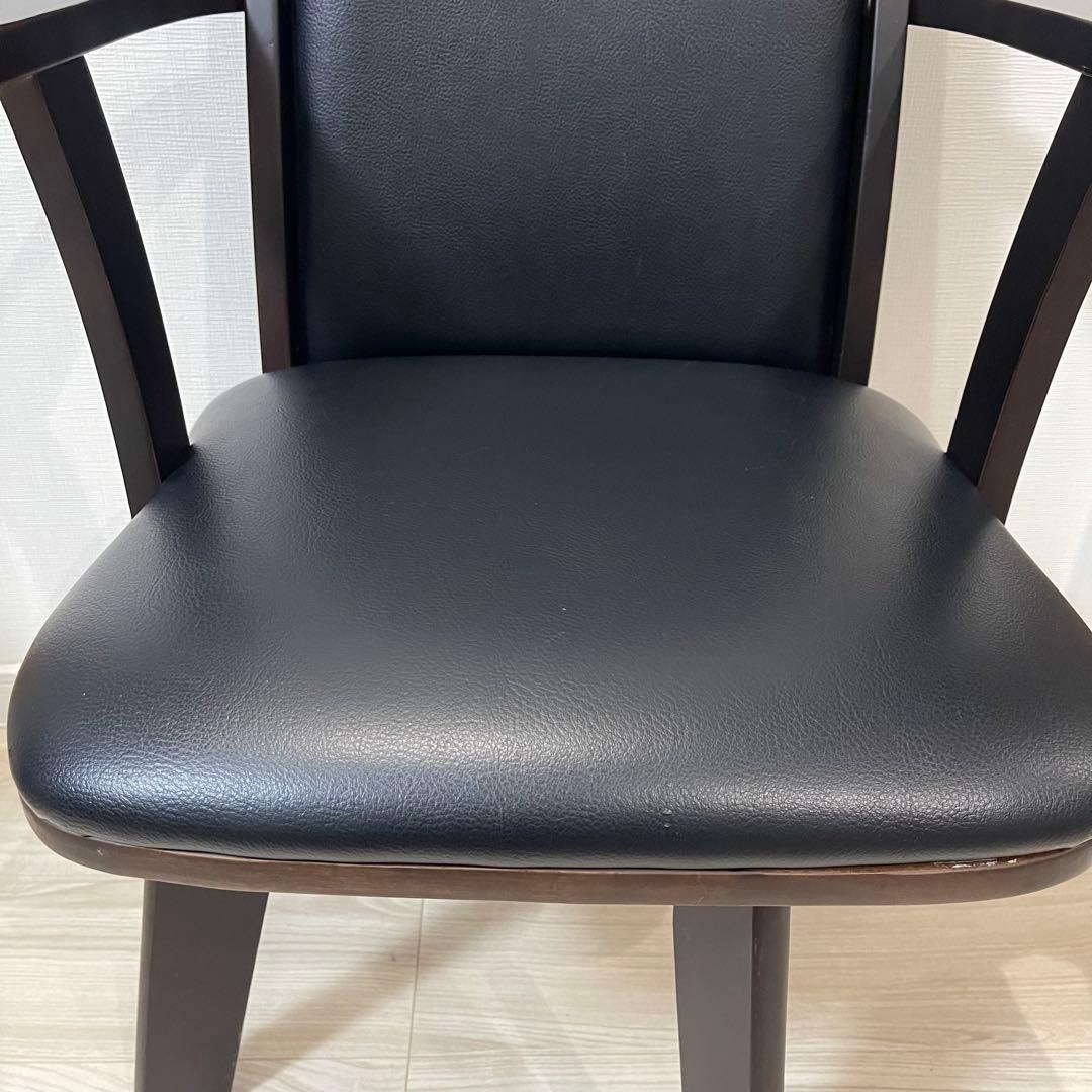 回転式チェア 黒 肘置き付き×二式