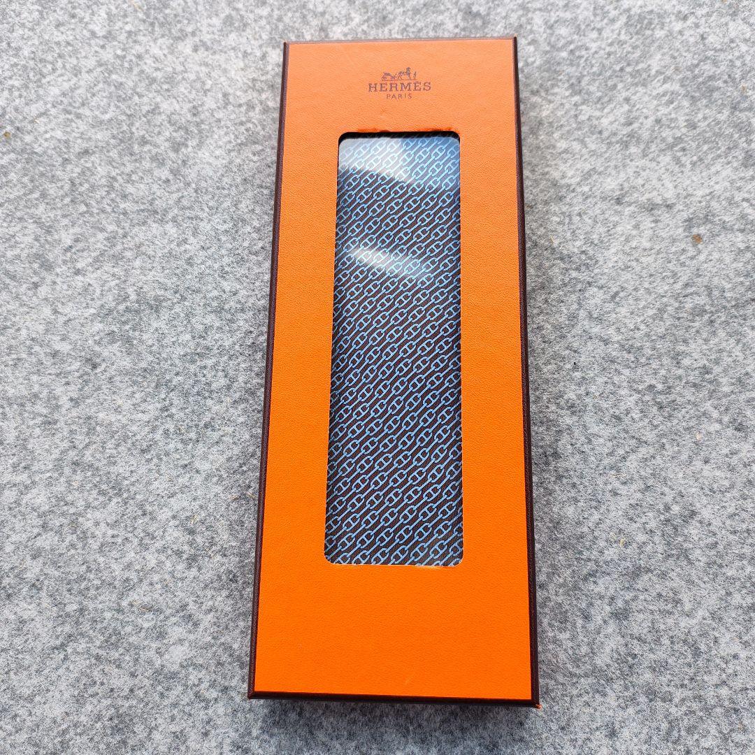 新品未使用箱入り HERMES 幾何学模様 ネクタイ