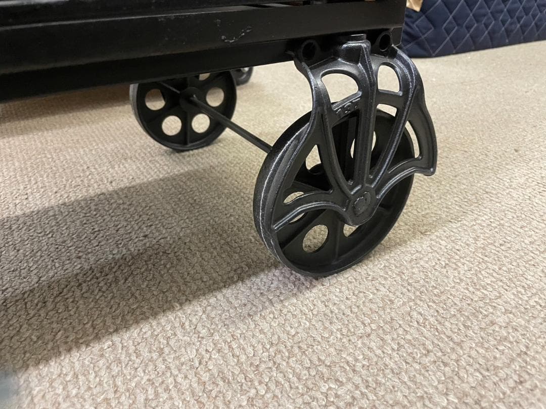 スチール　キャビネット　インダストリアル　サイドボード　引出　レトロ　キャスター