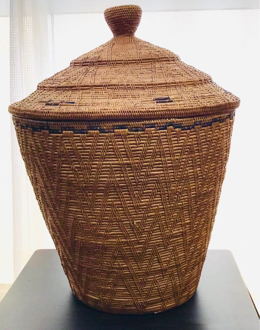 アタ製　フタ付大型カゴ　バスケット小物入れ　中古品