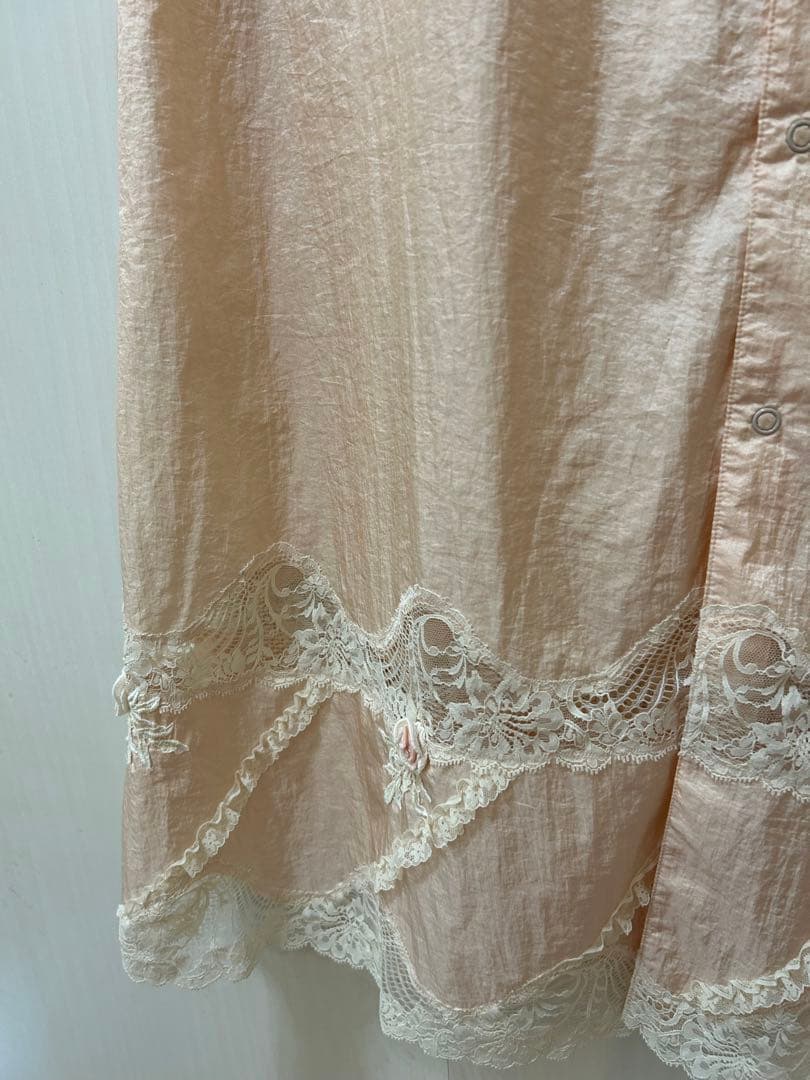 新品未使用さえら可愛いヒスクローネピンクのレース装飾エプロンゆったりサイズ