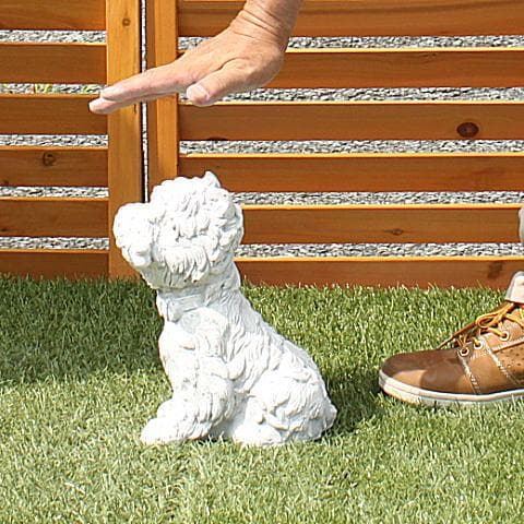 骨をくわえた犬のオブジェ H23cm