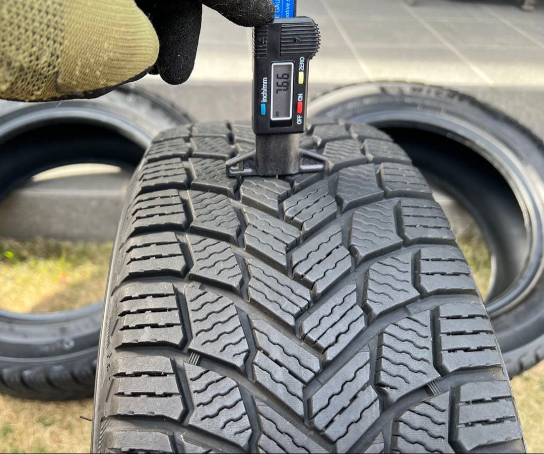 美品◆2023年◆バリ山195/60R16ミシュランX-ICEスタッドレス4本①