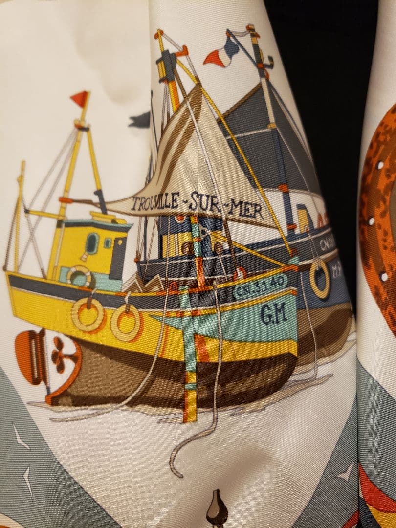 【レアカラー】HERMES　カレ90 ～ノルマンディ海岸の魅力～ きなり色