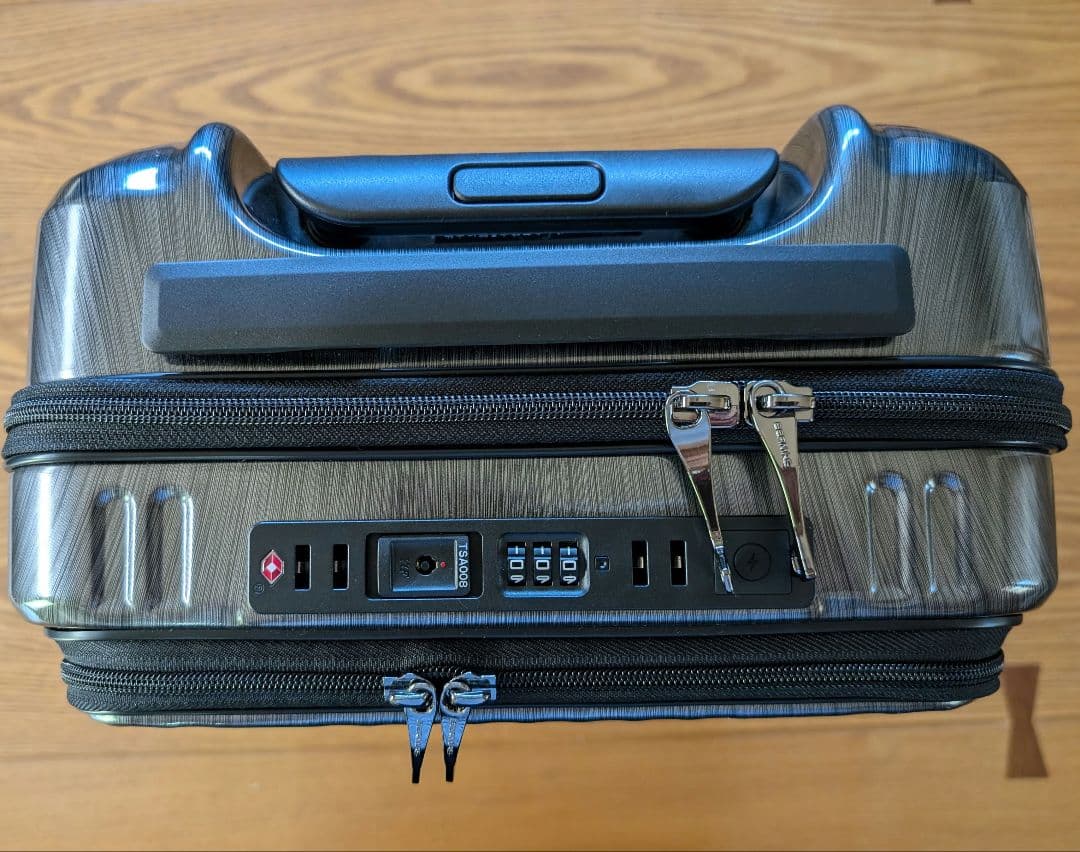 BERMAS☆インターシティ　ロッカー　機内持ち込み　22L