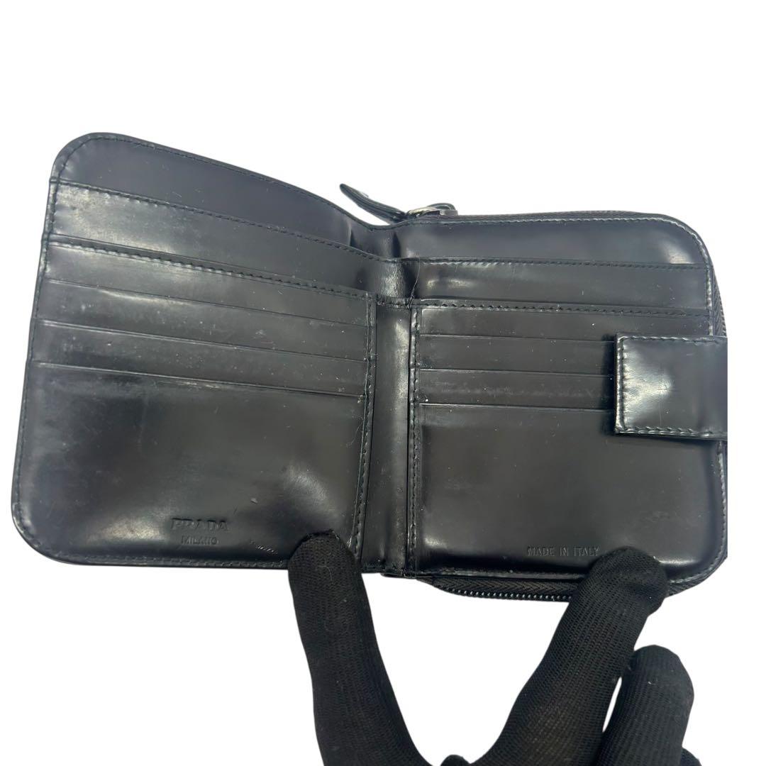 PRADA プラダ エナメル 二つ折り財布 ブラック ロゴ コンパクト