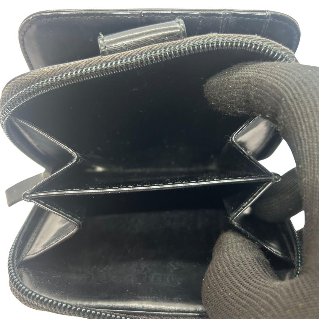 PRADA プラダ エナメル 二つ折り財布 ブラック ロゴ コンパクト