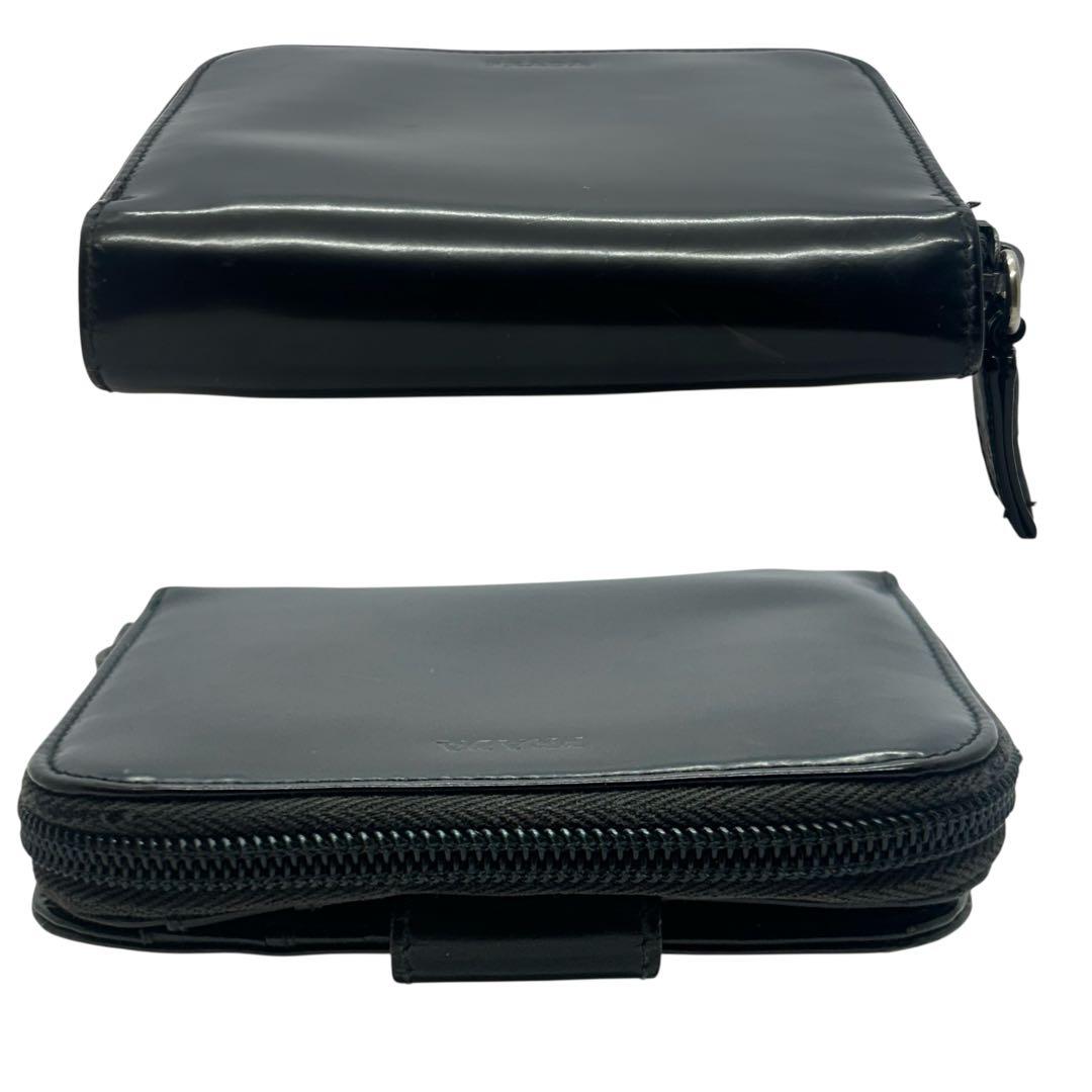 PRADA プラダ エナメル 二つ折り財布 ブラック ロゴ コンパクト