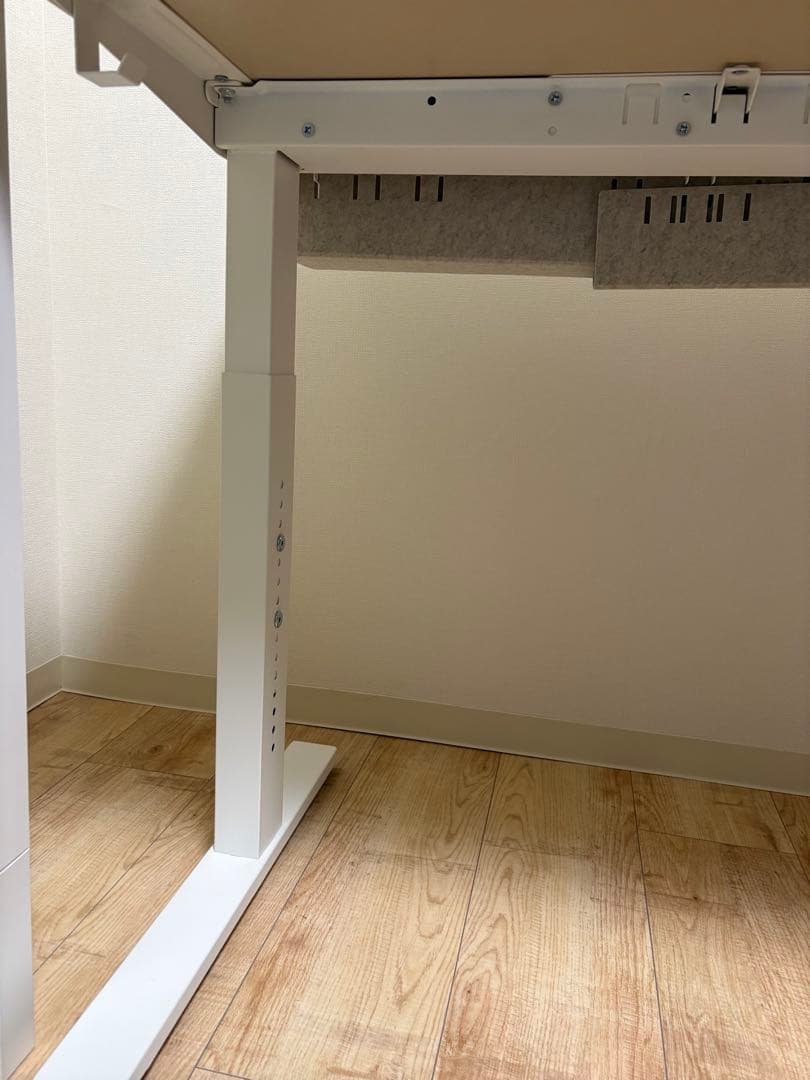 MITTZON デスク 140x60 cm ホワイト/ナチュラル