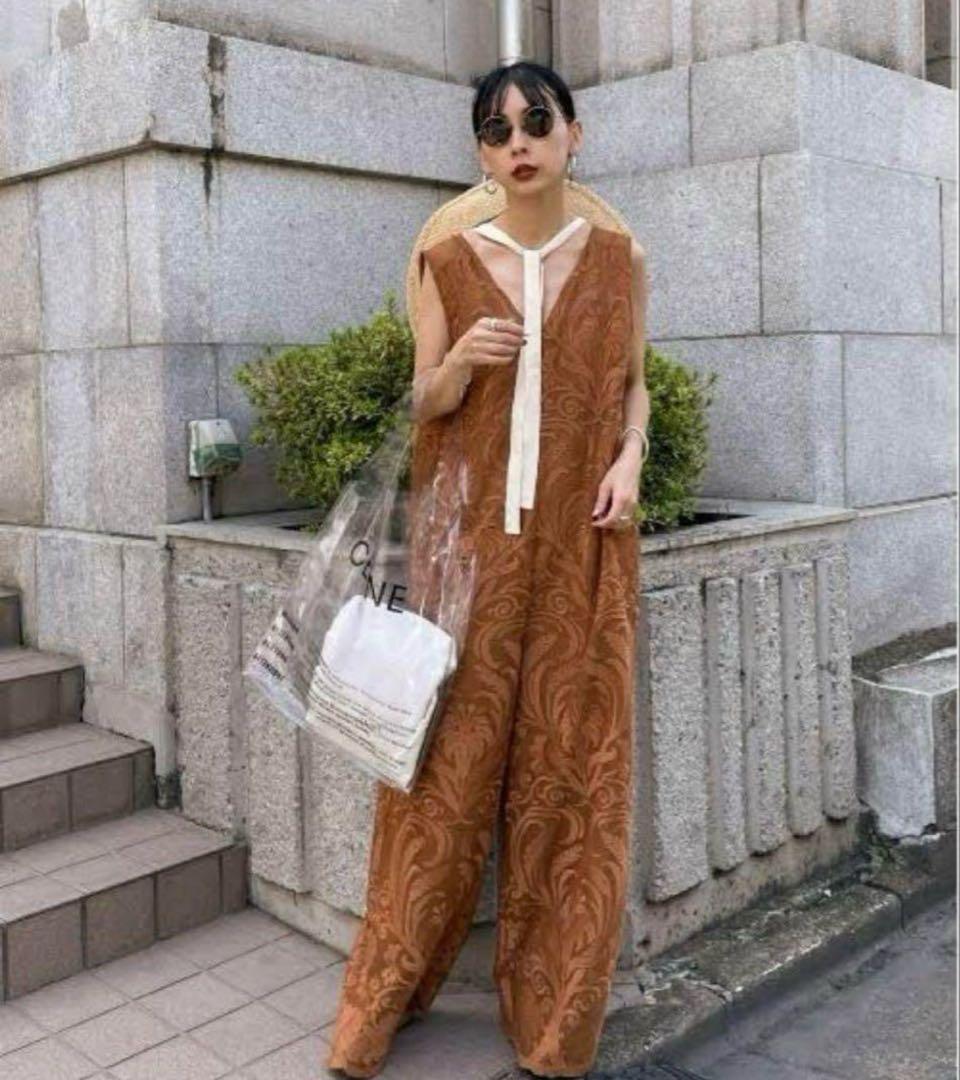 サロペット・オーバーオール・オールインワン Ameri Vintage CHLOE V NECK ROMPERS