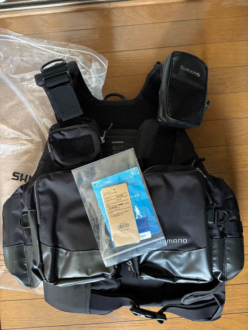 シマノ　サーフトリッパーベストVF-275Wブラック