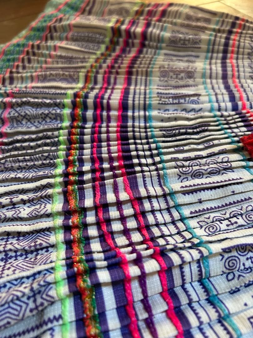 vintage モン族　フレア巻きスカート　パンドゥ（Paj Ntaub）