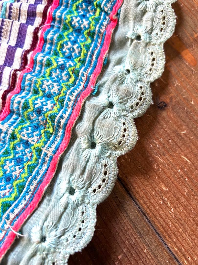 vintage モン族　フレア巻きスカート　パンドゥ（Paj Ntaub）