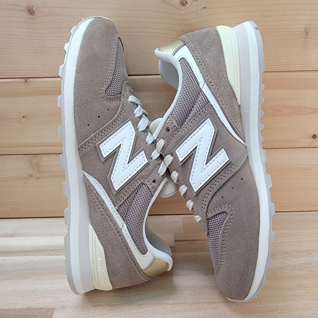 ニューバランス WL996HR2 ブラウン/ゴールド 23.5cm