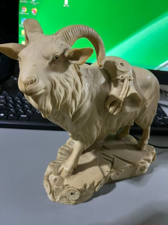 黄金袋　置物飾り　物縁起物　山羊