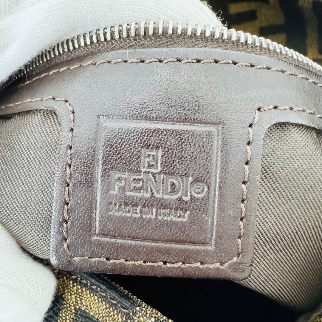 ✨FENDI✨フェンディ✨ズッカ柄✨シルバー金具✨ブラウン✨ハンドバッグ✨