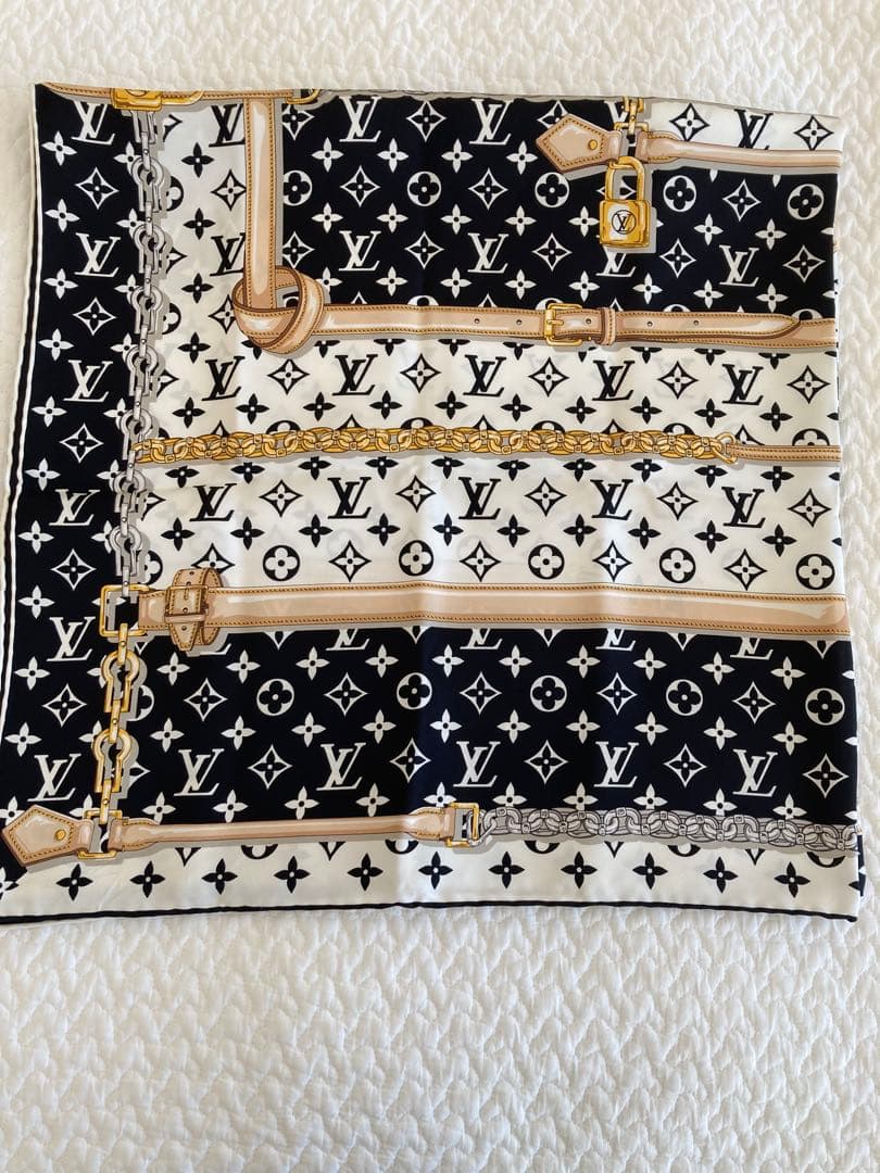 LOUIS VUITTON コンフィデンシャル　シルクスカーフ