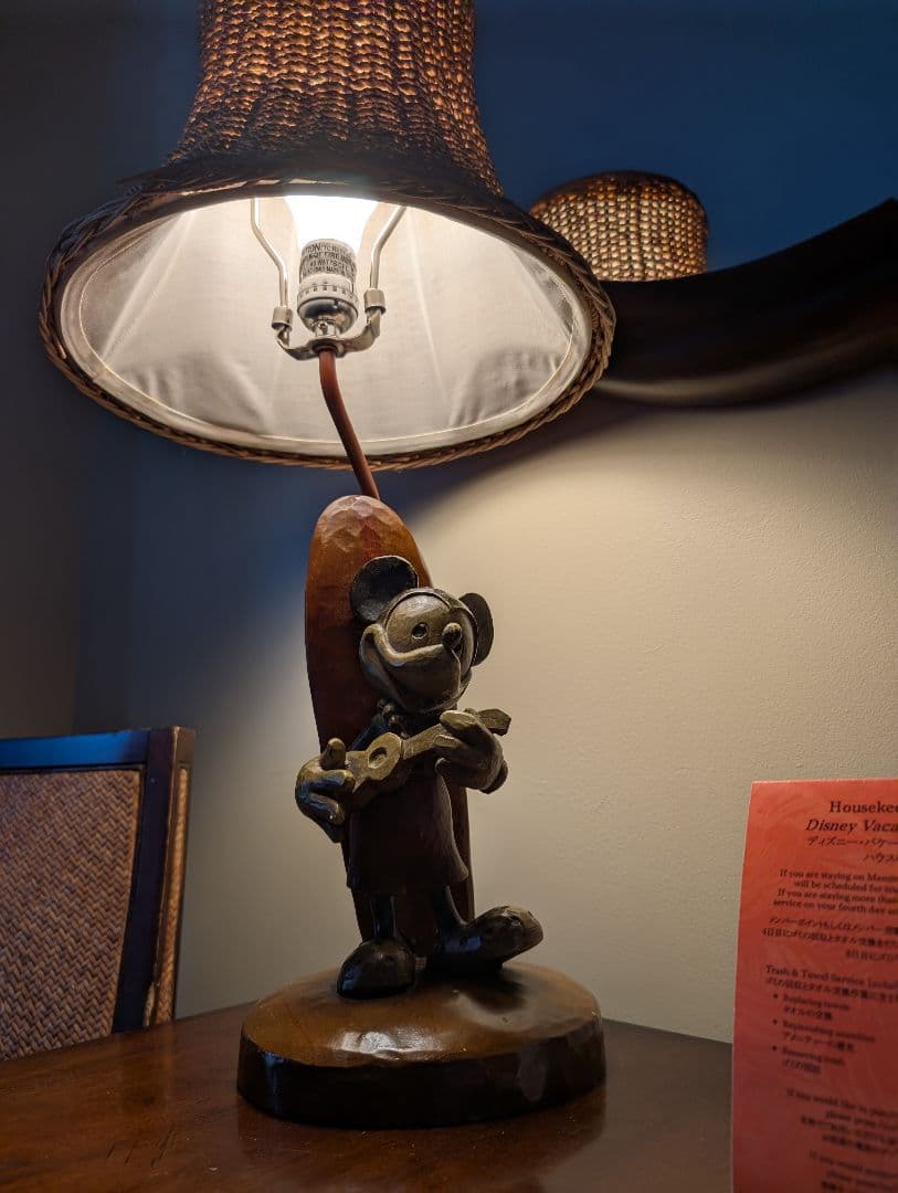 ミッキーマウス木製ランプ [新品未開封】ハワイ ディズニー アウラニ限定