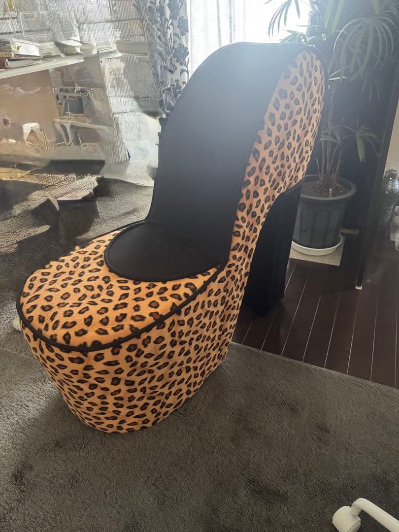 ヒール型椅子 ヒョウ柄