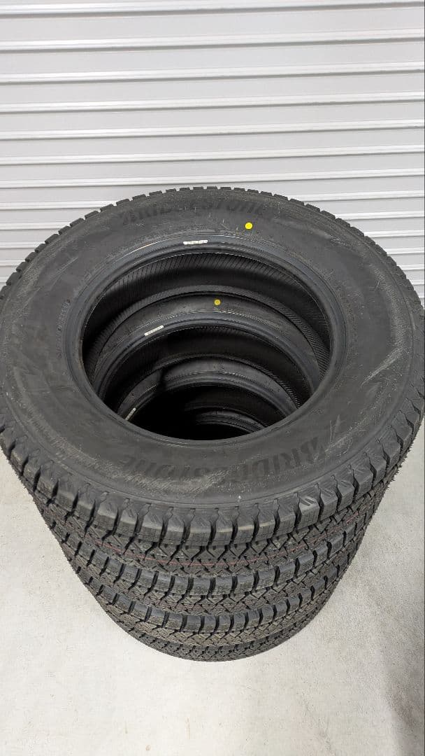 ブリヂストンブリザック DM-V3 215/70R16 スタッドレスタイヤ