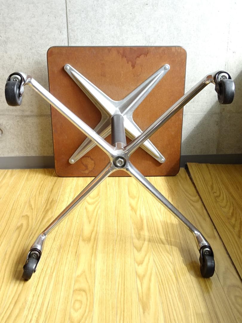 ■希少品■ herman miller ハーマンミラー社製 キャスターテーブル