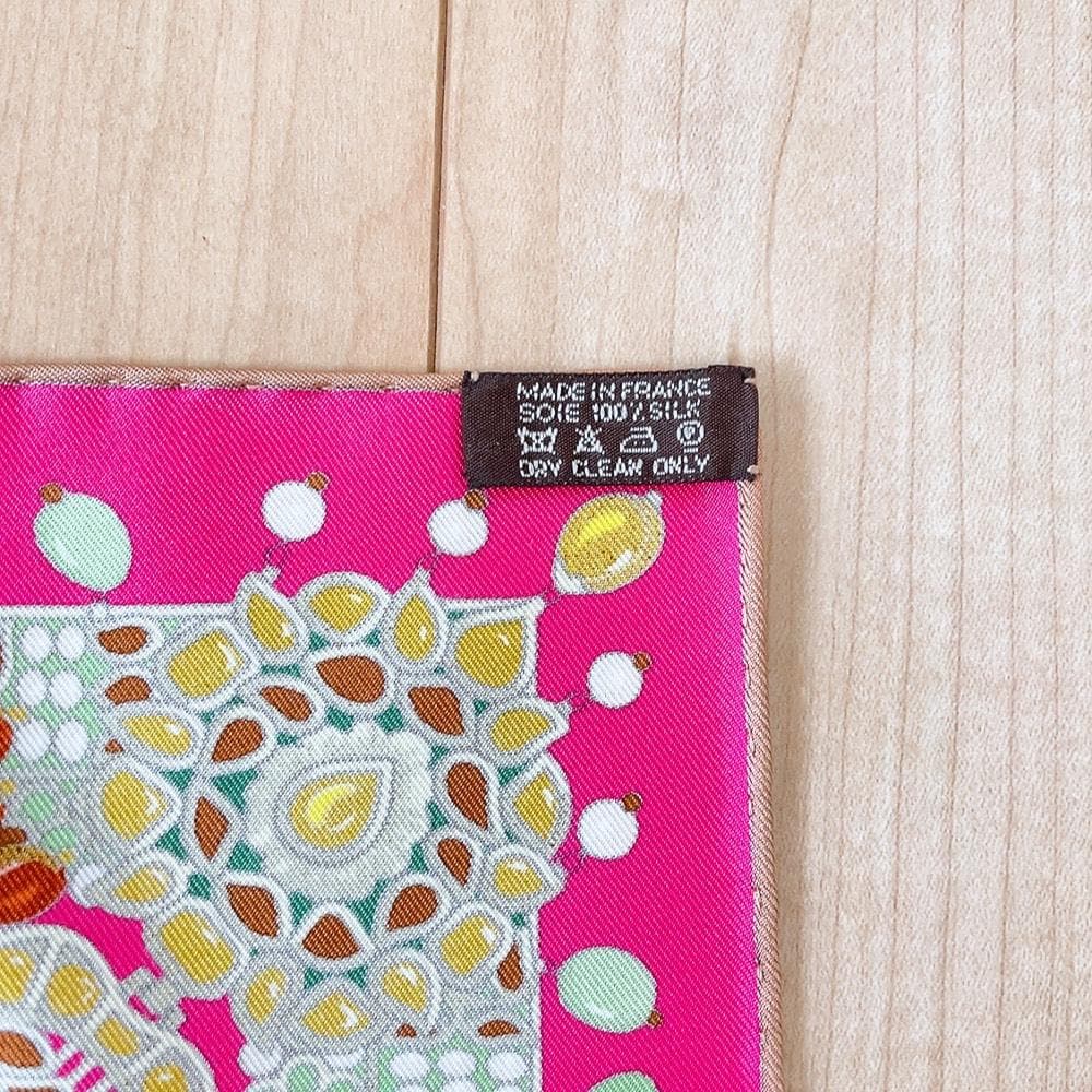 HERMES エルメス スカーフ カレ90 マハラジャの装身具 シルク100％